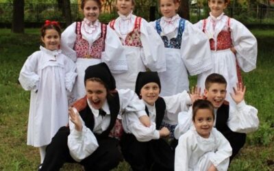 DOĐI PLESATI, PJEVATI I SVIRATI!
